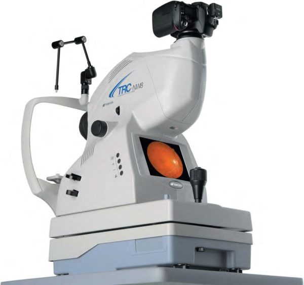Cámara de retina no midriática Topcon TRC-NW8 que incluye Nikon D300S