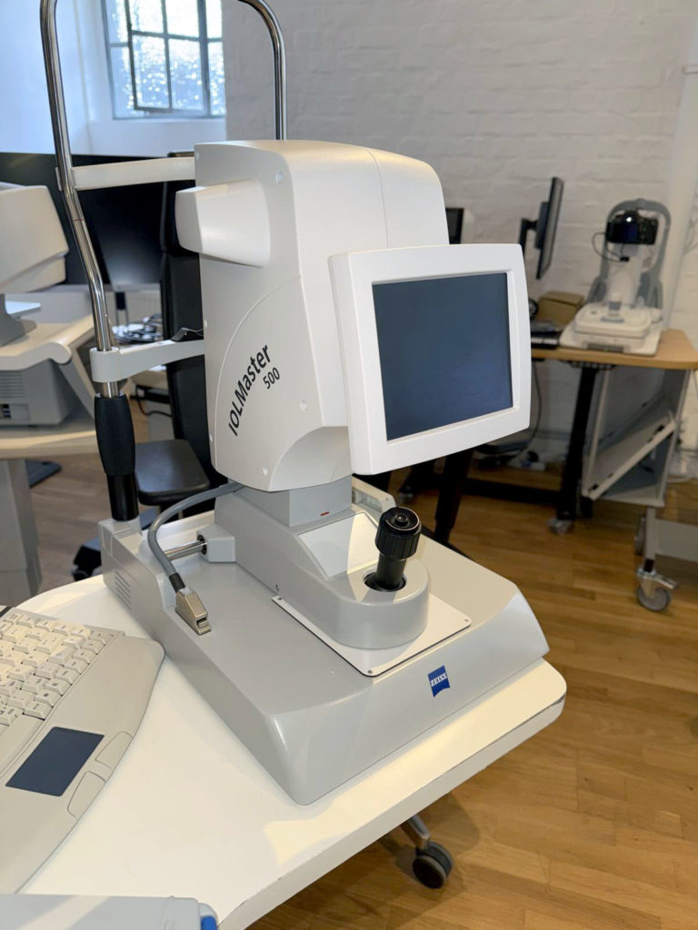 Biómetro óptico Zeiss IOL Master 500